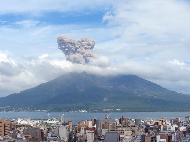 Cảnh báo phun trào núi lửa ở Kagoshima