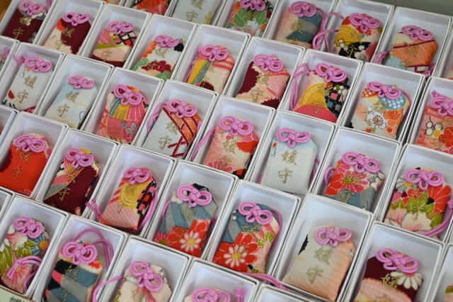 bùa may mắn Omamori