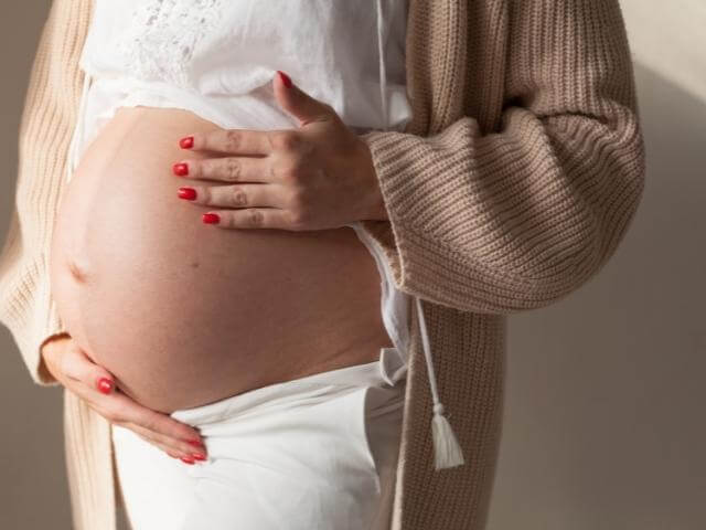 日本政府、すべての妊婦の出産支援金を調整予定｜ロコビートラベルチャンネル