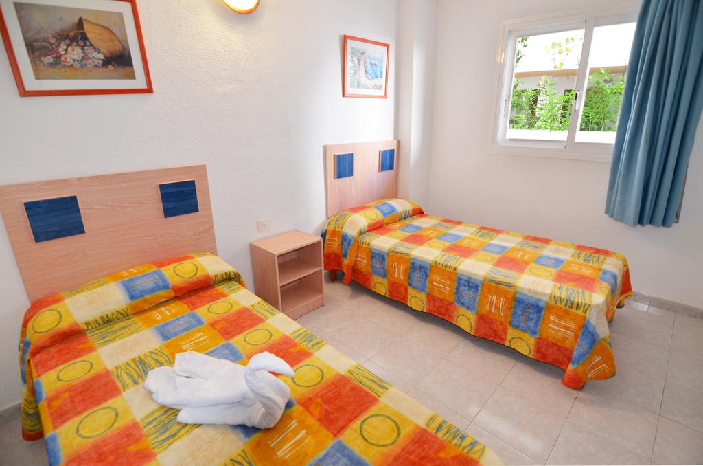Playa den Bossa apartment pool 3 guests – Ibiza – PLSOLAP – Bedroom