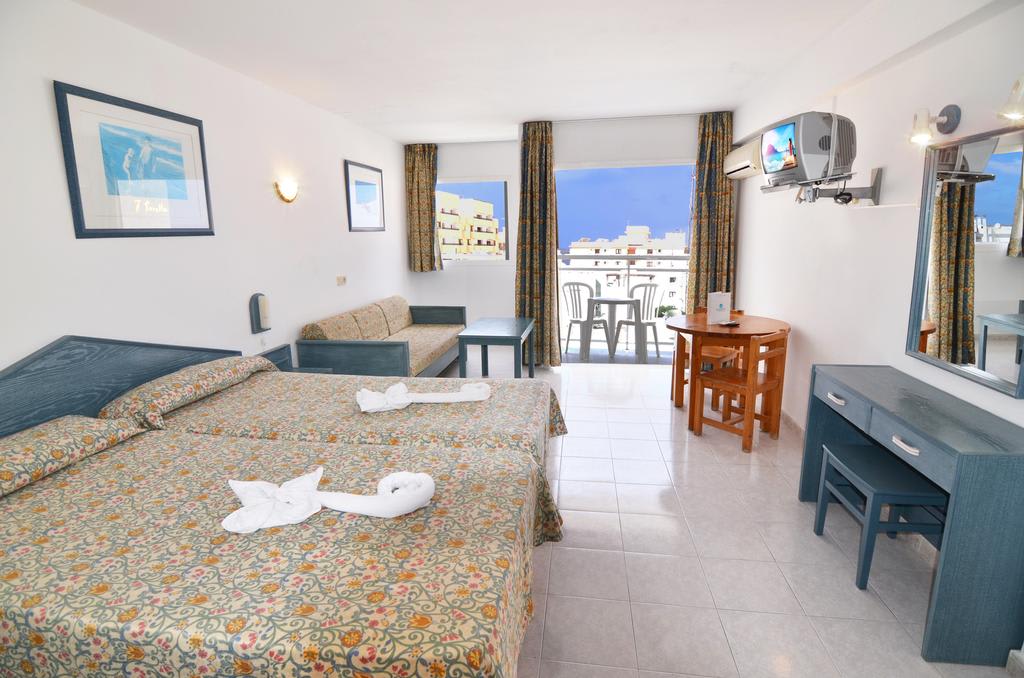 Studio apartment with pool close to the beach – CECIAPSA – Bedroom3 Studio-apartment-with-pool-close-to-the-beach San Antonio