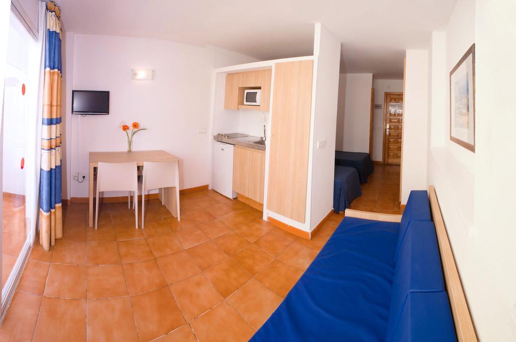Sea View Cozy Apartments with Pool, SAN ANTONIO – CEPASAN – Living Room