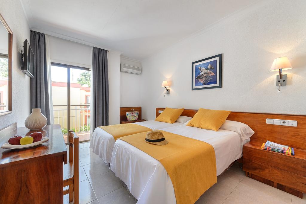 Cozy Apartment with large pool city heart, SAN ANTONIO – SIRAPSAN – Bedroom 3