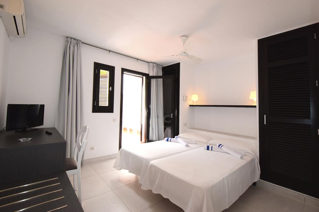 Family apartment with pool, gym and Kids Area – CLAZSE – Bedroom