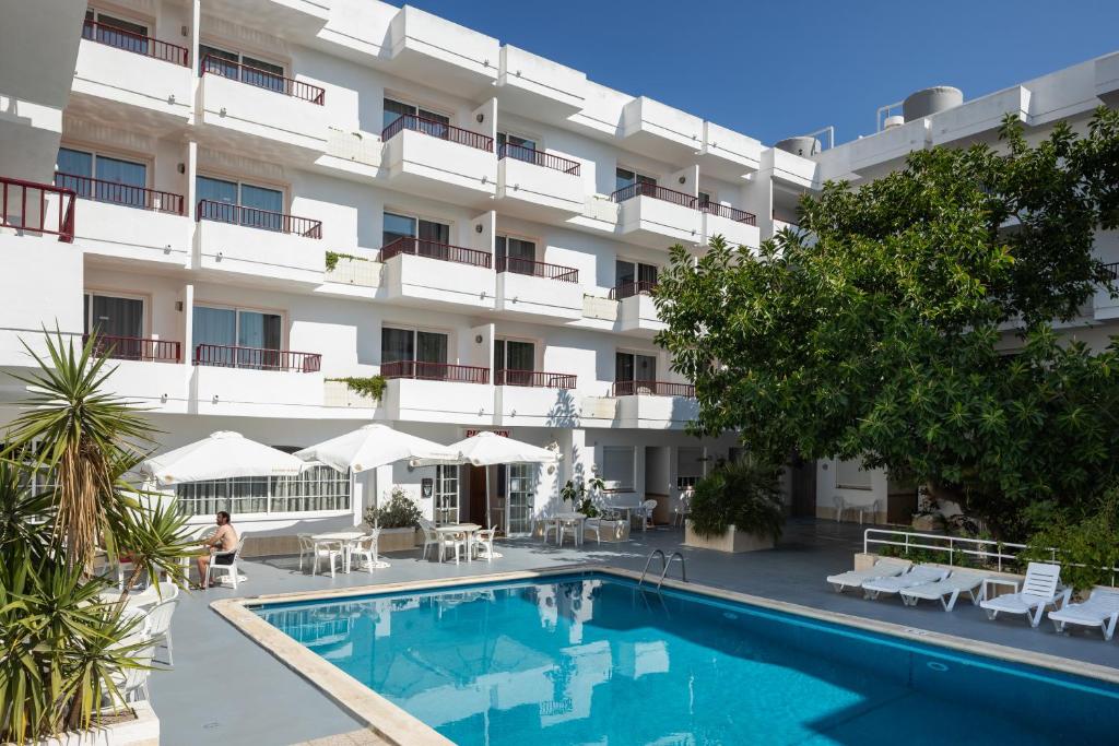 margecbl pool margecbl pool - LeibTour: TOP aparthotels in Ibiza