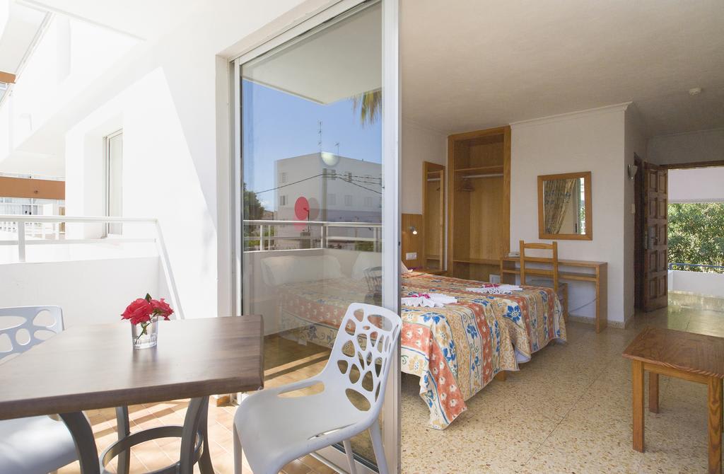 Nice Cozy Apartment with Pool, PLAYA DEN BOSSA – VICEGRELI – Balcony 2