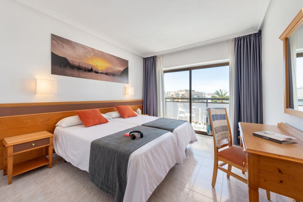 Elegant Central Pool and Gym Hotel in Playa den Bossa heart, PLAYA DEN BOSSA-IBMANS-Bedroom 5