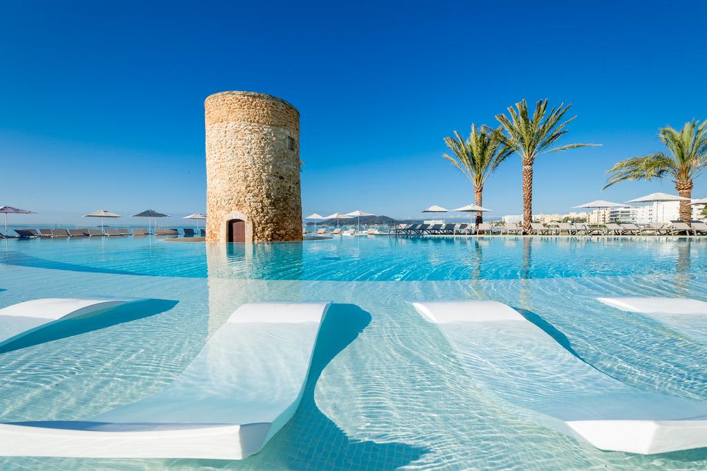 Luxury Hotel Playa den Bossa sea front, PLAYA DEN BOSSA – HTL-TRDMA – Amazing Pool
