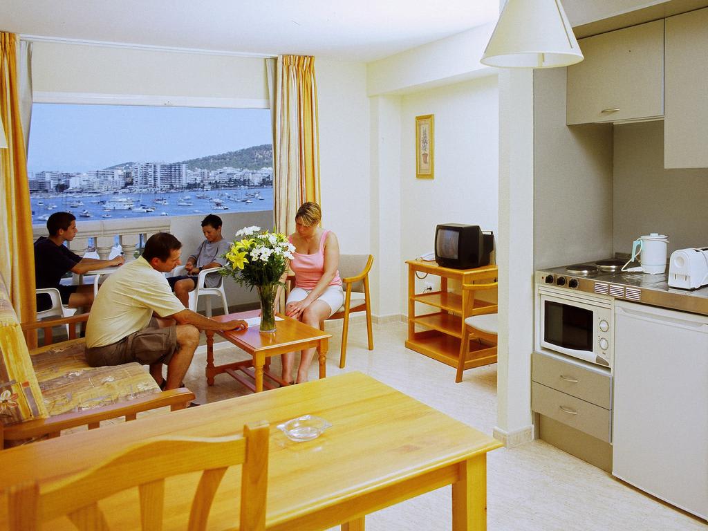 Spacious Bright sea view apartment sea view, SAN ANTONIO – RECDSSA – Family Apartment
