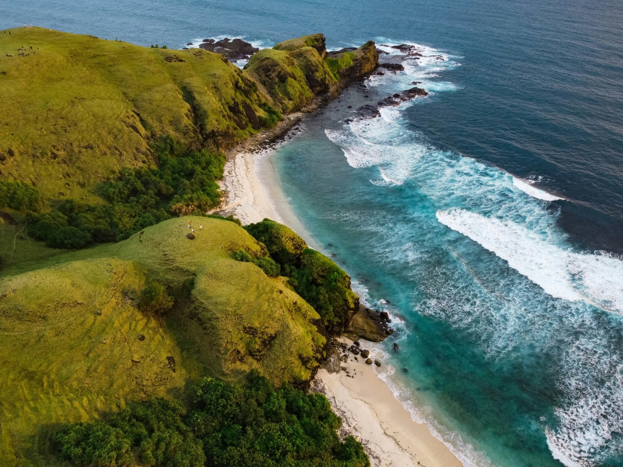 Island waters on the route from Bali to Lombok