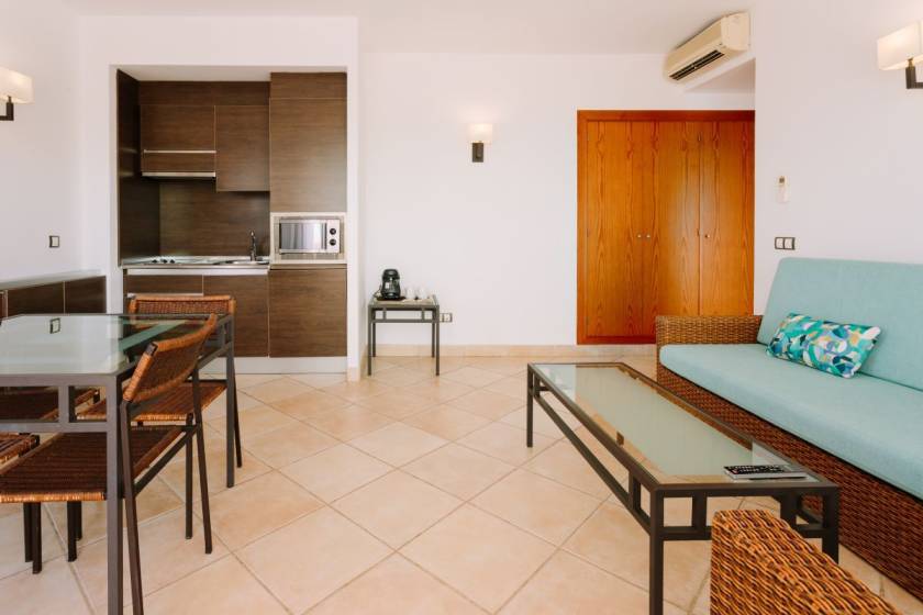 Hotel Caledonia  Oficial