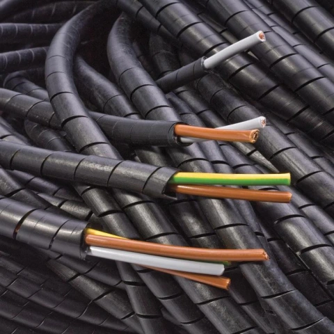 מאגד כבלים (לפלף) תעשייתי שחור - קוטר פנימי 3MM - גליל 50 מטר CABLECRAFT