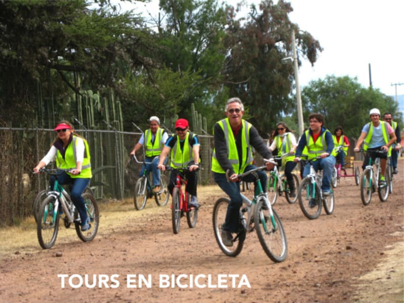 Teotihuacan en Bici Teotihuacan Mexico undefined