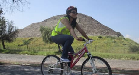Tour in bicicletta delle Piramidi di Teotihuacan + Murales Antichi e Visita alla Comunità