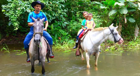Cavalcata nella Giungla a Rancho Quemado