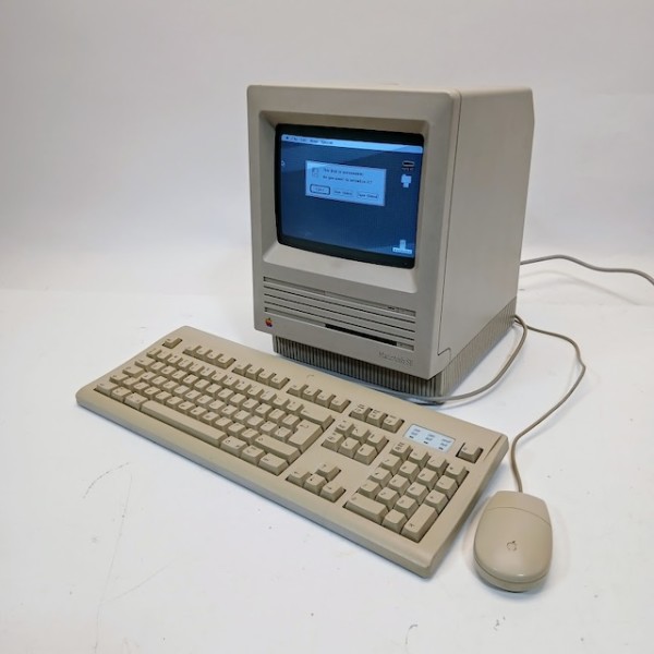 5: Working Retro Apple Mac Computer With Keyboard & Mouse (1980)