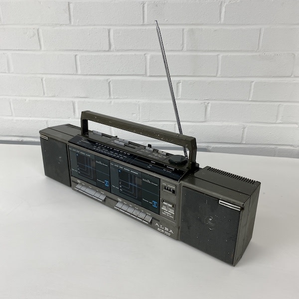 2: ALBA SCR-700 Radio (Worn Condition) (Non Practical)