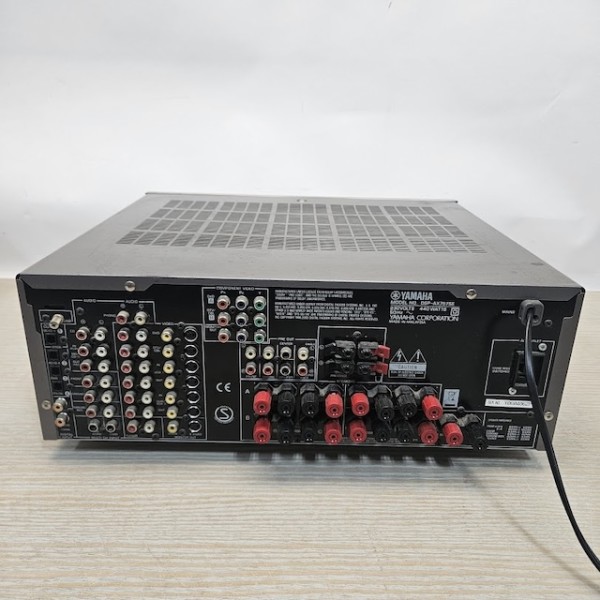 3: Silver Yamaha Amp