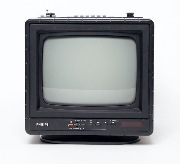 1: Fully Working Black & White Mini Portable Philips TV, Radio And Cassette Player (9