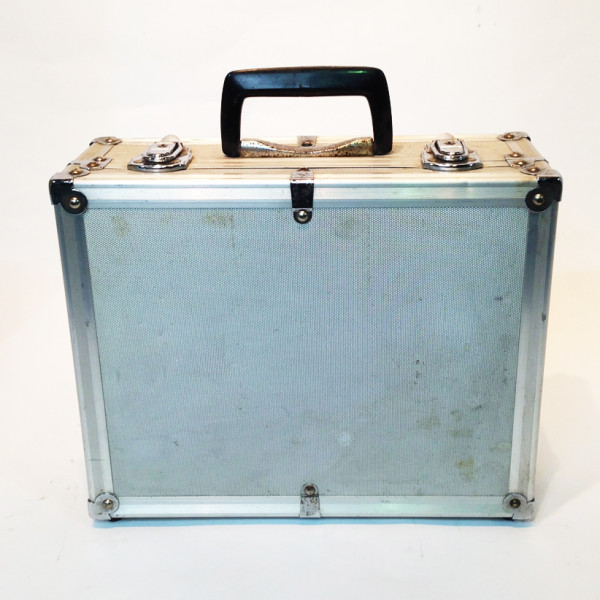 5: Metal Flight Case