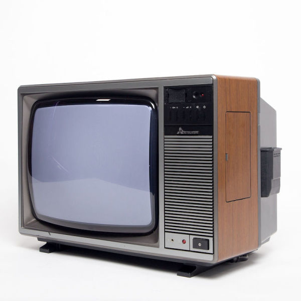 5: Non Practical Vintage Mitsubishi TV (14.5
