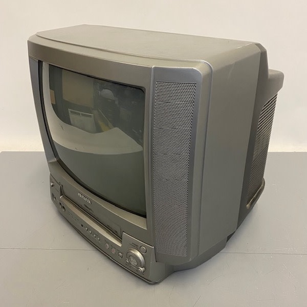 3: Fully Working Colour Aiwa TV VX-G143K With (Non Practical) VHS Player (13.5