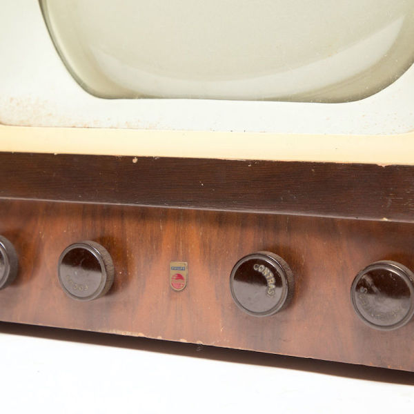 4: Non Practical Vintage Philips TV With Wooden Casing