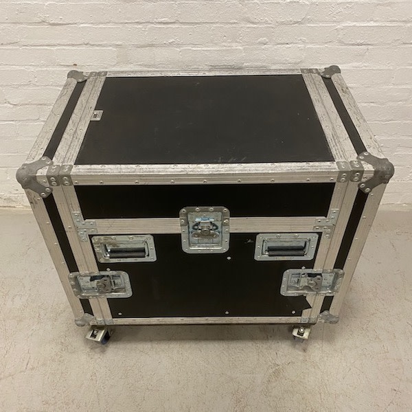 2: Flight Case On Wheels