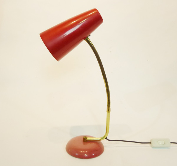 3: Red Posable Desk Lamp (Non Practical)