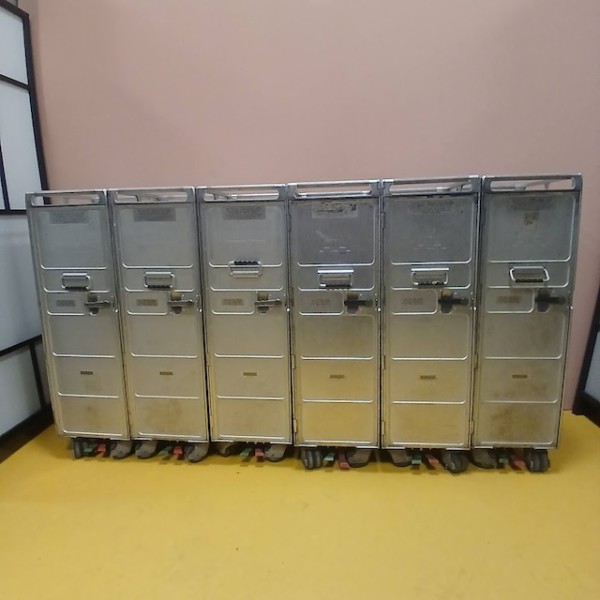 2: American Airlines Silver Service Trolley