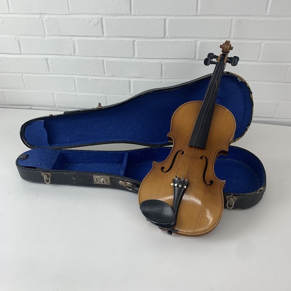 1: Violin With Bow & Case