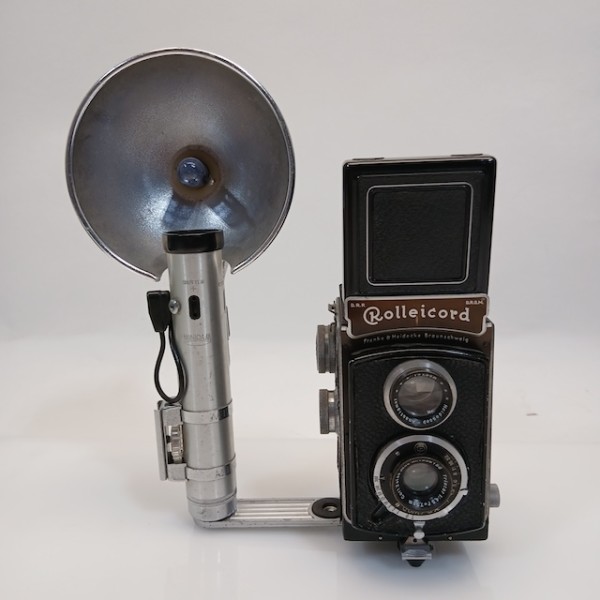 1: Rolleicord 1940's Twin Lens Reflex Press Camera With Flash (Non Practical)