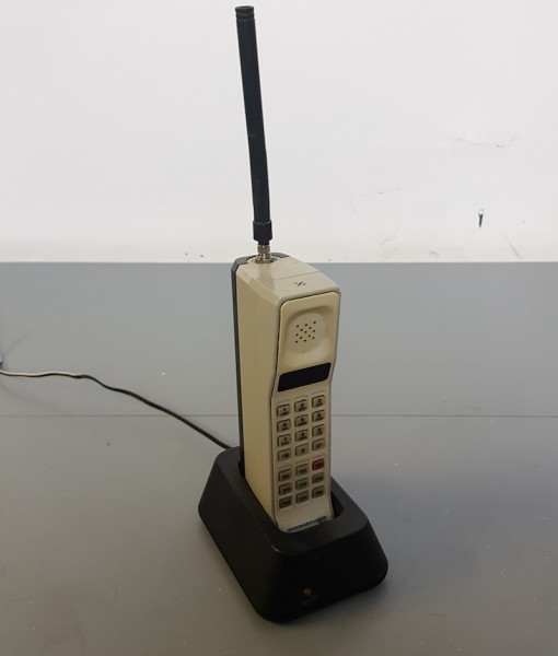 6: Portable Stornophone DynaTAC 220 Brick Mobile Phone (1990)