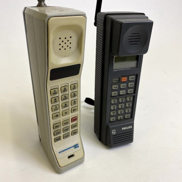 3: Retro Philips PCR30 Portable Cellular Mobile Brick Phone (1987)