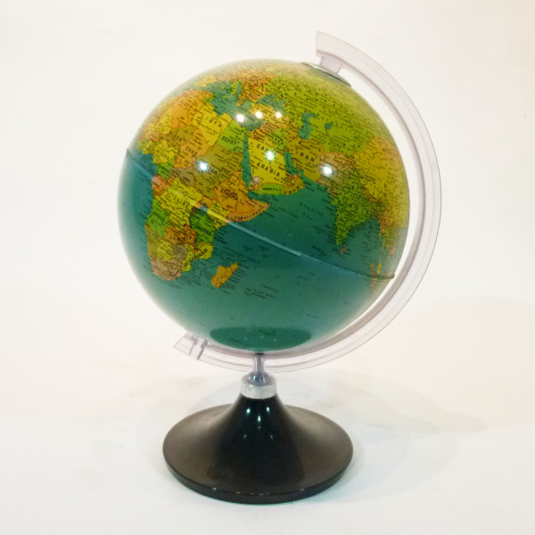 1: Vintage Globe