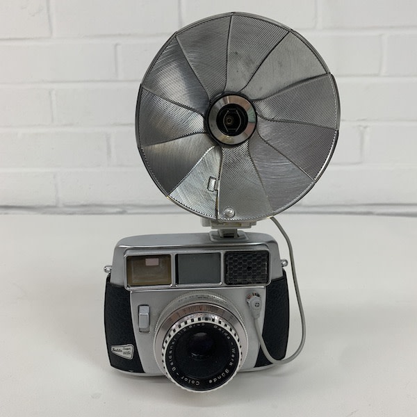 1: Vintage Camera With Flash Unit (Non Practical)