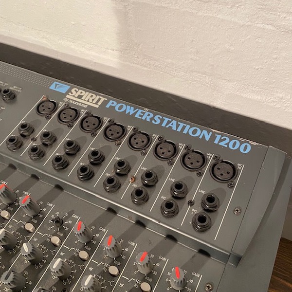 4: 90's Spirit Powerstation 1200 Mixer