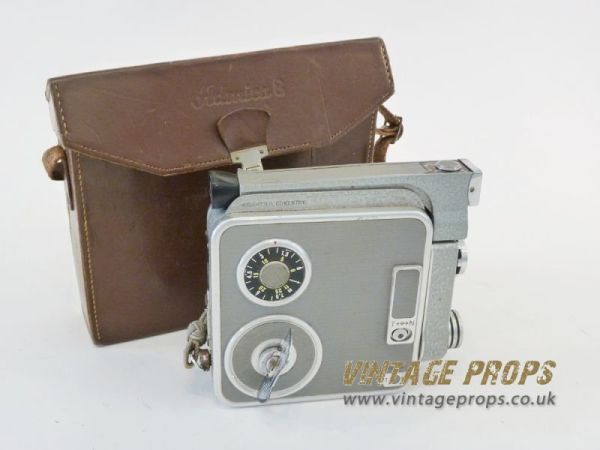 1: Non Practical Vintage 8mm Movie Camera With Leather Case