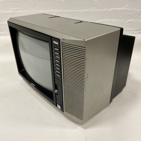 4: Fully Working Colour Hitachi Instavision TV (14