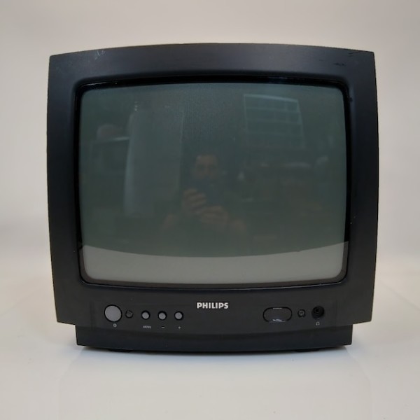 1: Fully Working Philips Colour TV With SCART (13.5