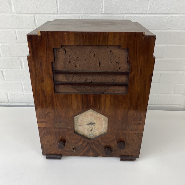 3: Vintage Radio (Non Practical)