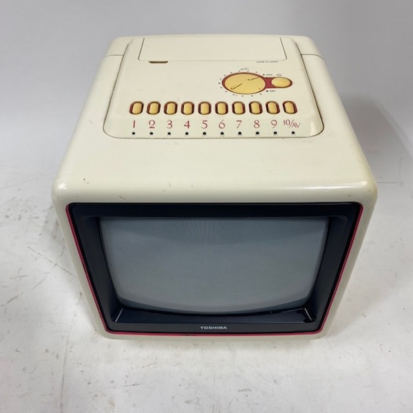 2: Fully Working Cream Toshiba Colour Mini TV (9.5