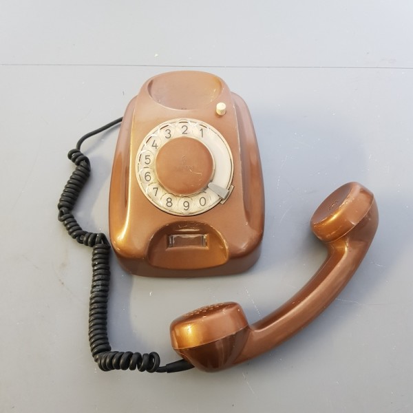 3: Gold Telephone