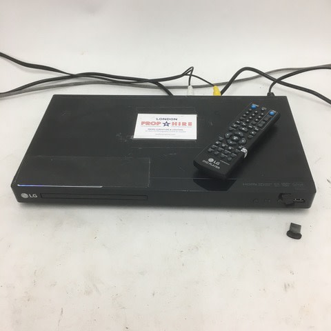 1: Media Player With Integrated USB Port And Remote Control