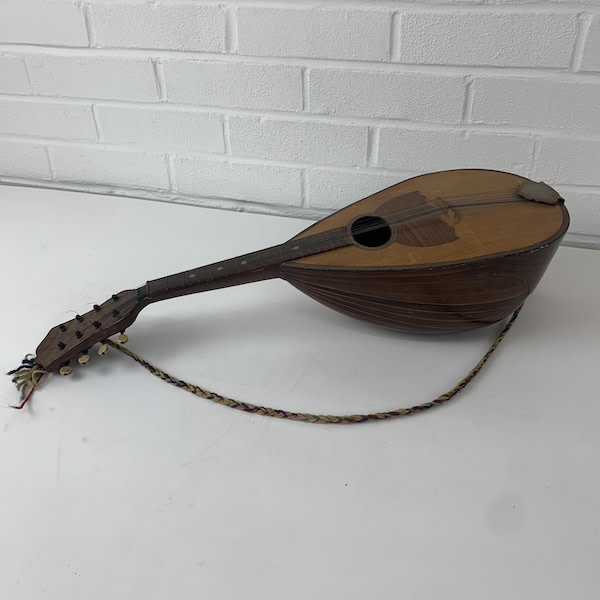 1: Italian Mandolin Guitar