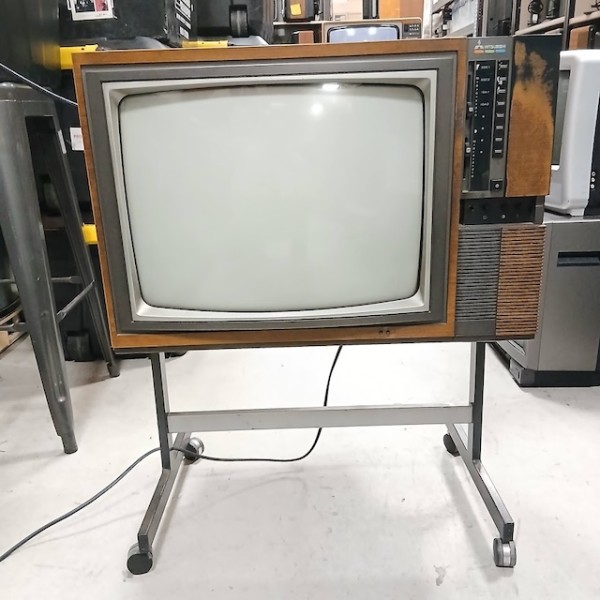 1: Fully Working Mitsubishi Colour TV (With Or Without Stand) (20