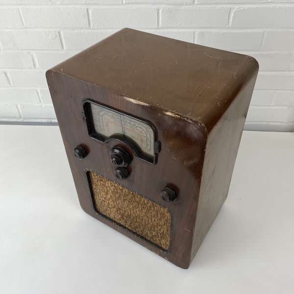 3: Vintage Cossor Radio (1937) (Non Practical)