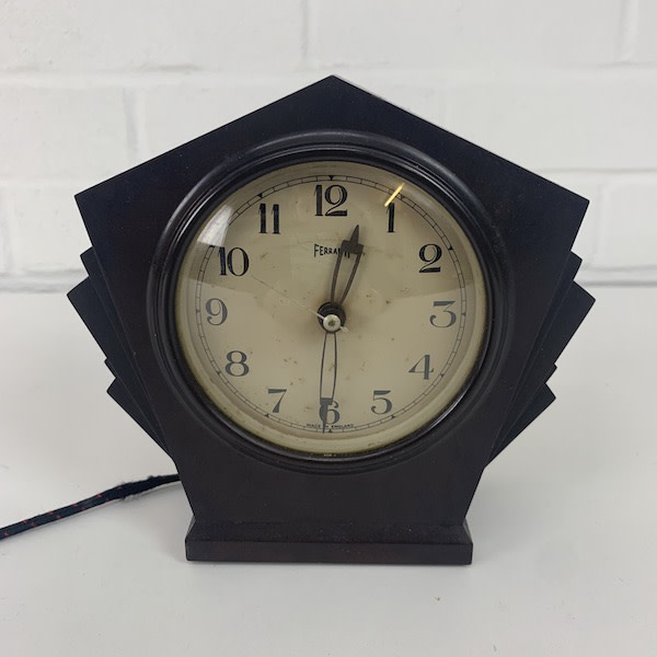 3: Brown Vintage Clock