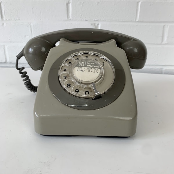 3: Retro Telephone