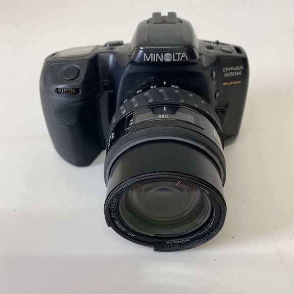 3: Minolta Dynax 500Si 35mm SLR Camera With Flash (Non Practical)